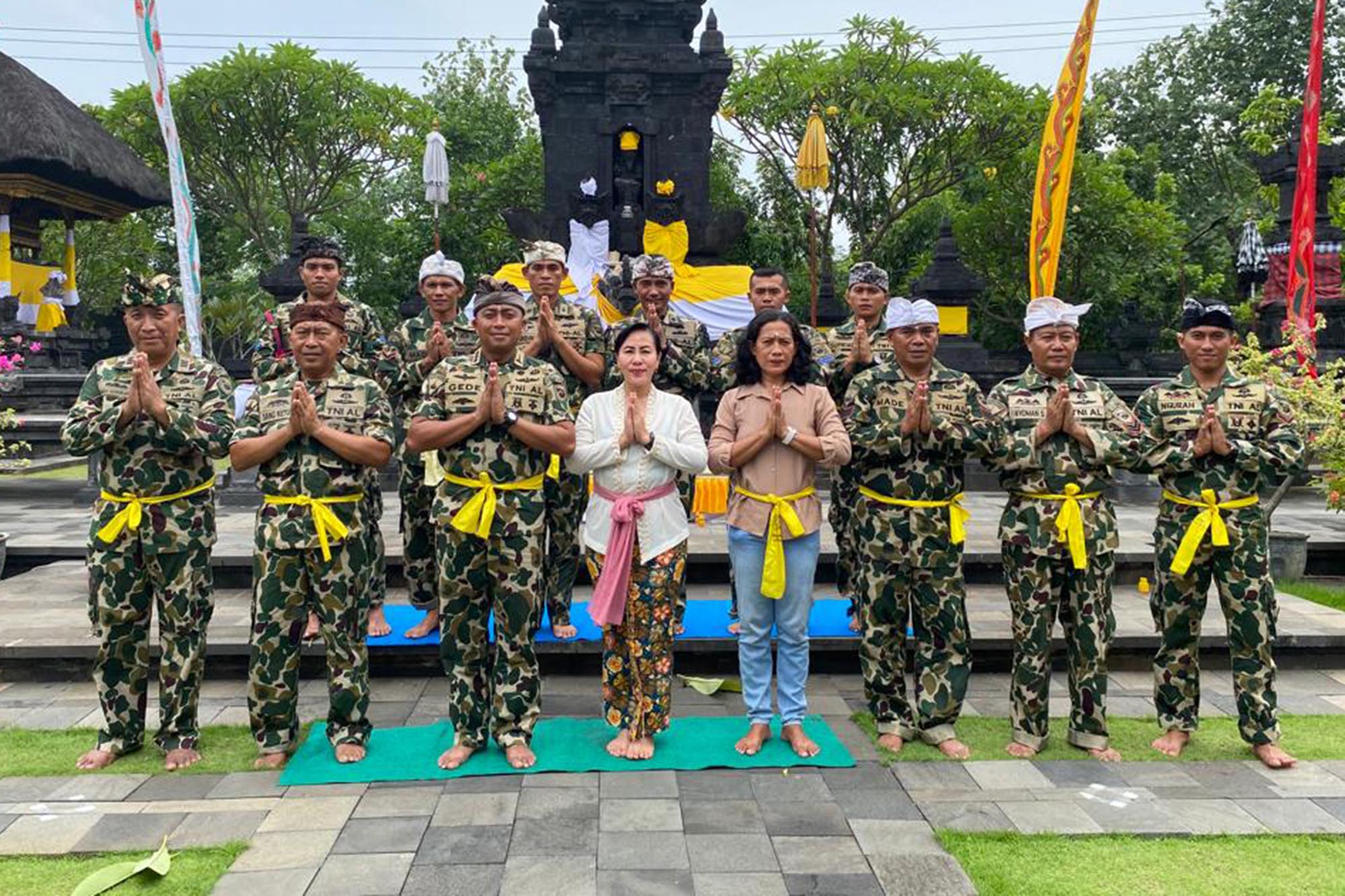 Jelang HUT Ke-77 Korps Marinir, Umat Hindu Brigif 2 Marinir Laksanakan ...