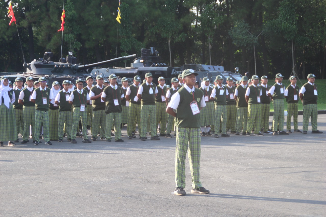 Komandan Batalyon Infanteri 6 Marinir Resmi Tutup Pelatihan Pembinaan ...