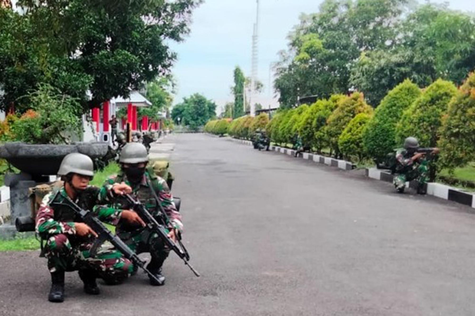 Prajurit Yonif 5 Marinir Laksanakan Latihan Patroli Dan Kontak Drill ...