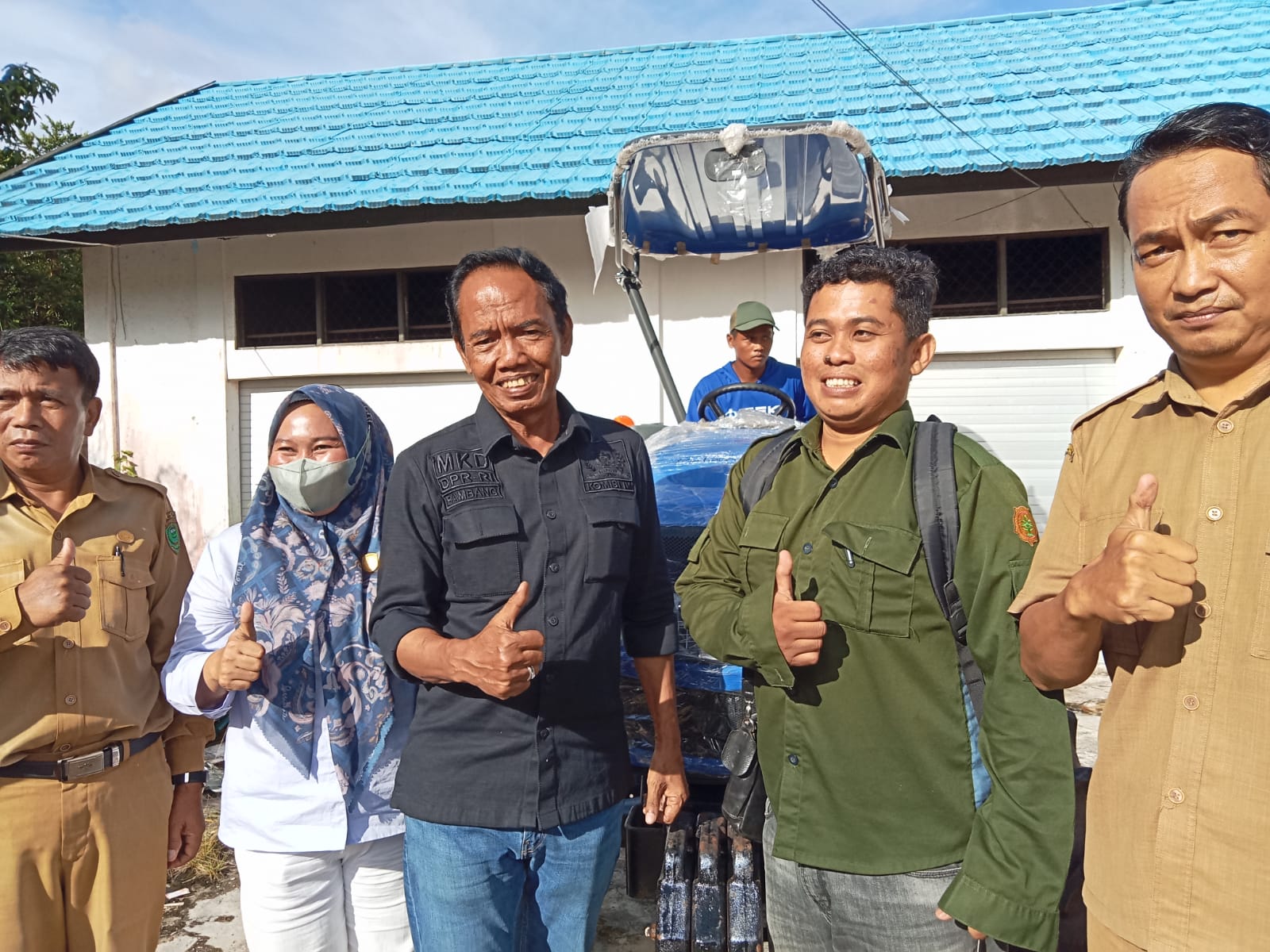 Program Aspirasi Pakde Bambang Purwanto Serahkan Bantuan Alsintan Di ...