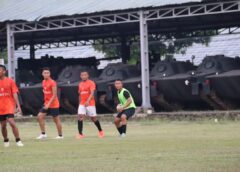 Yonhow 1 Marinir Jalin Soliditas Lewat Pertandingan Sepakbola Persahabatan dengan Yontankfib 1 Marinir