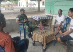 Babinsa Lokki Ajak Warga Siaputih Jaga Kebersihan Lingkungan di Musim Hujan