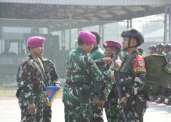 Komandan Kolatmar Tutup Latihan Prajurit Marinir TA. 2026