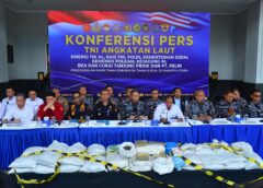 TIM GABUNGAN TNI AL GAGALKAN PENYELUNDUPAN PASIR DAN BALOK TIMAH ILEGAL SENILAI MILIARAN RUPIAH DI JAKARTA UTARA