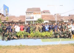 Satgaster Patroli Sungai Marinir dan DSDA Jabar Tanam Pohon Bersama Warga