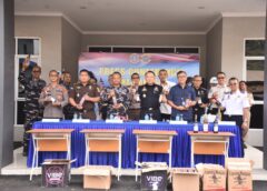 TNI AL GAGALKAN PEREDARAN RIBUAN LITER MINUMAN KERAS ILEGAL DI PELABUHAN BAKAUHENI