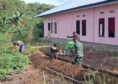 Babinsa 1513-2/Taniwel Desa Patahuwe Bantu Warga, Wujud Nyata Kemanunggalan TNI dan Rakyat