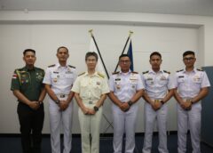 KOMANDAN KRI GNR-332 KUNJUNGI PEJABAT PEMERINTAH DAN MILITER DI YOKOSUKA JEPANG