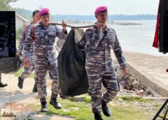 Puslatpurmar 9 Dabo Singkep Bersihkan Pantai Sekop Laut, Wujudkan Semangat Aku Cinta Laut