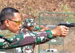 KOMANDAN KOLATMAR DAN PJU KOLATMAR LAKSANAKAN LATIHAN MENEMBAK PISTOL 