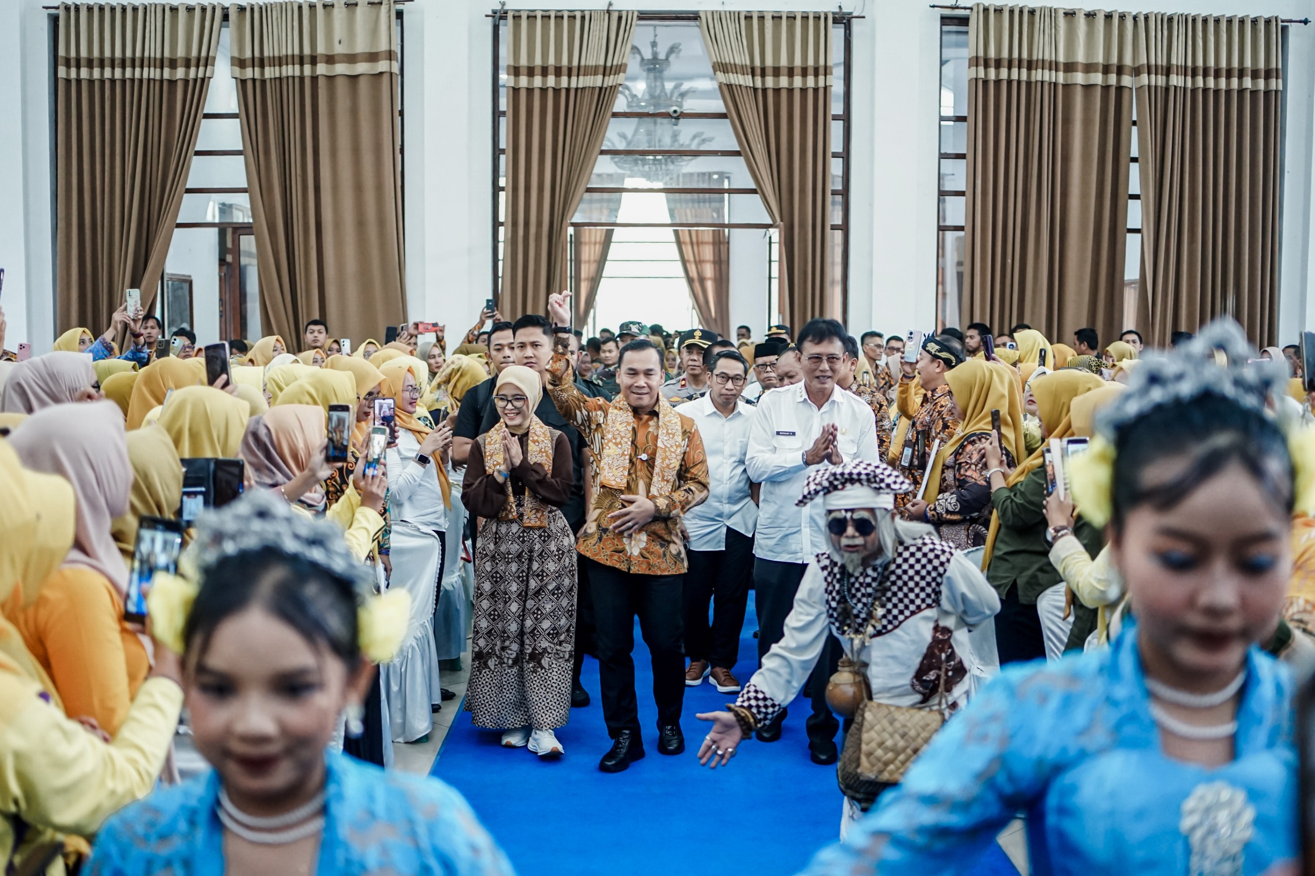 Foto:Bupati Ciamis Dr.H.Herdiat Sunarya Saat Menyambut Mendukbangga Dr. H. Wihaji, S.Ag., M.Pd., S